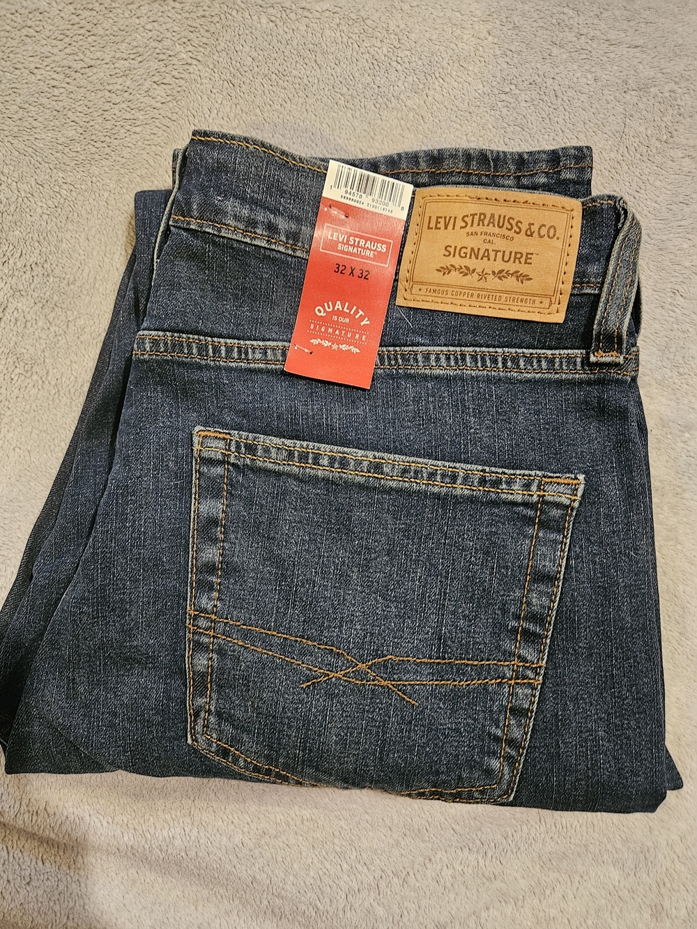 Signature by Levi Strauss NWT Ultimate Flex Straight Jeans 32x32